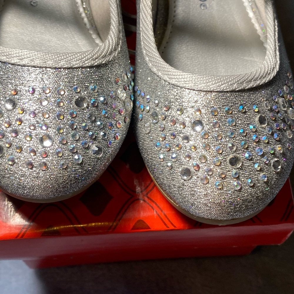 New in Box Hot Cakes shoes, perfect shoes for your little princess. - Picture 3 of 7